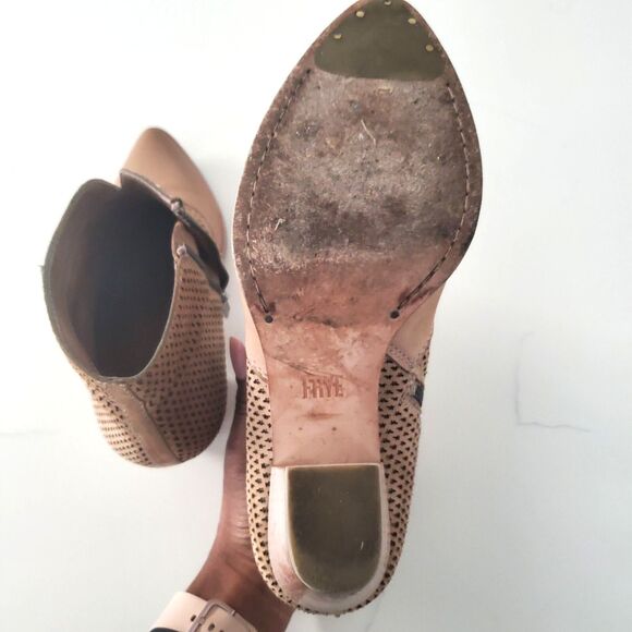 Frye Booties Women's Size 7 Taupe Brown Leather Lace Cutout Ankle Booties Zip-Up - Picture 13 of 13